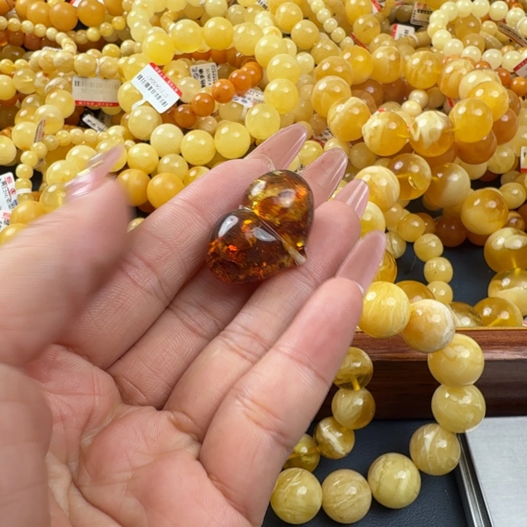 琥珀未镶嵌珠宝奇石