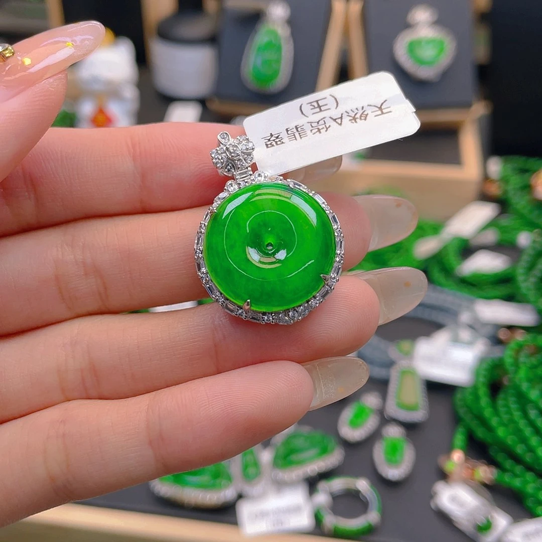 翡翠颈饰银S925镶嵌平安扣吊坠