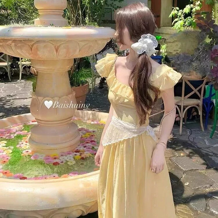 【带丝巾】法式甜美风奶黄色小飞袖方领连衣裙女小众设计收腰修身