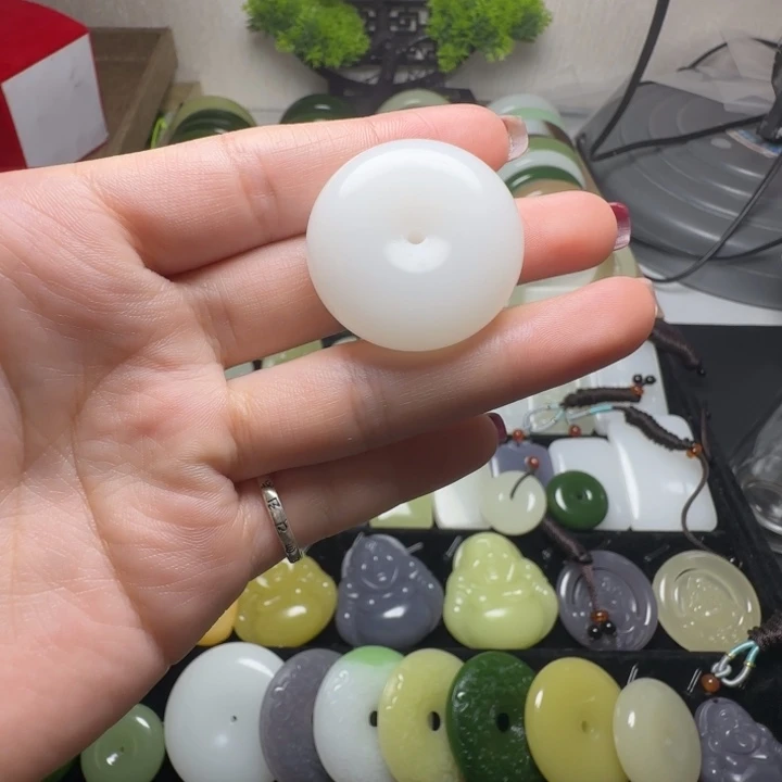 新疆老料羊脂白30平安扣吊坠