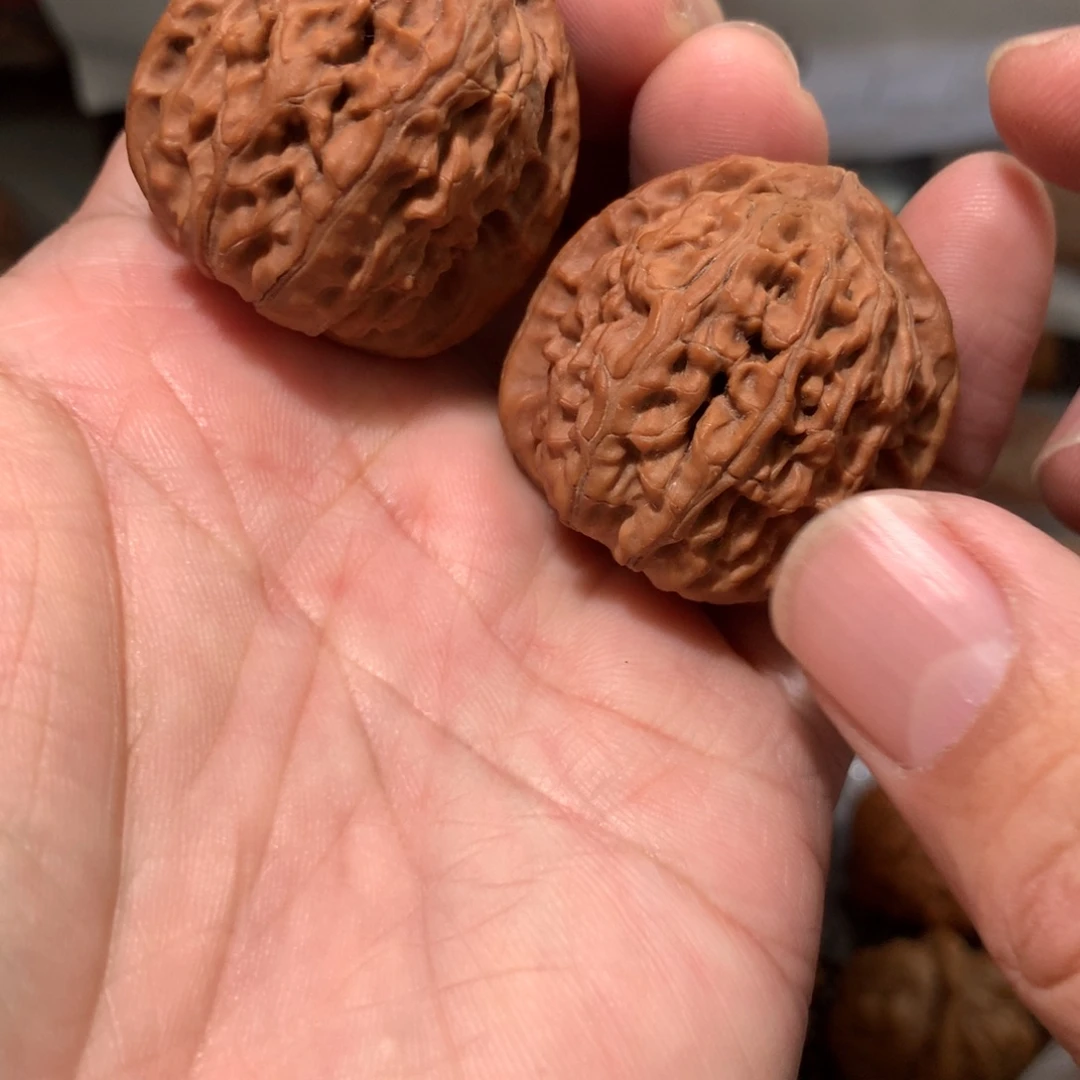 文玩核桃把件平谷三角白