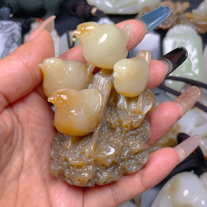 和田玉挂件未镶嵌愿****边