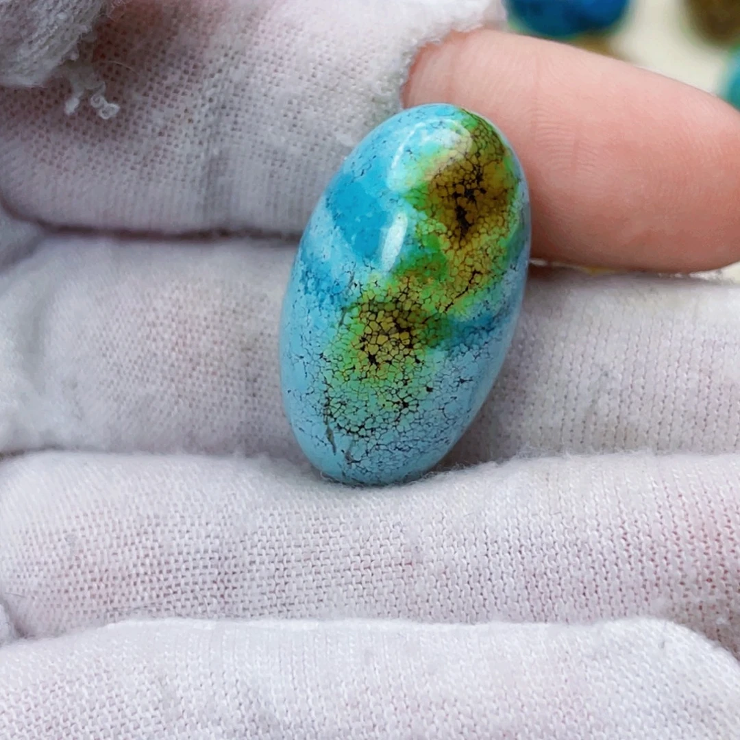 绿松石未镶嵌饰品