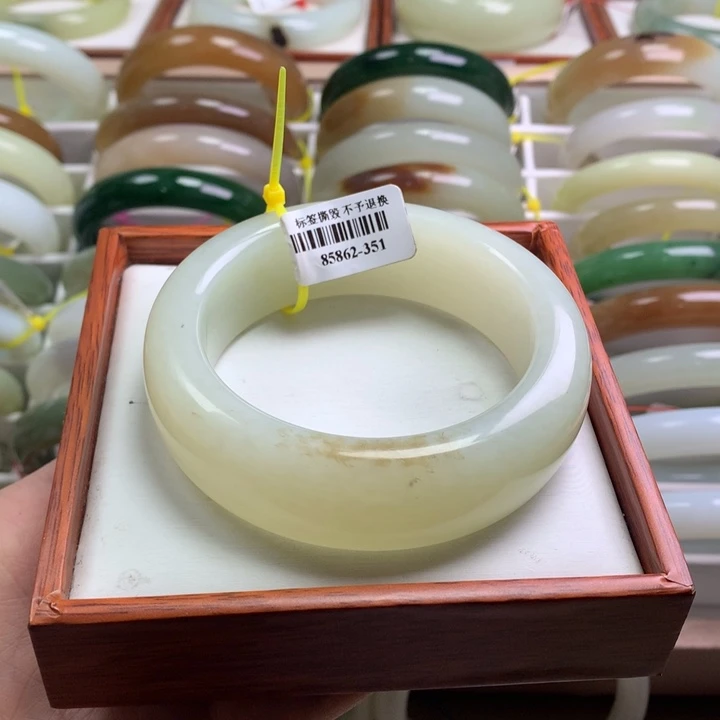 和田玉手镯未镶嵌57/58