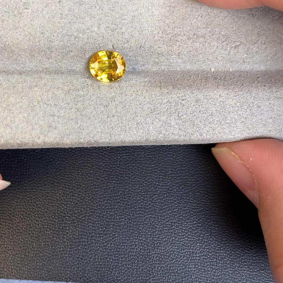 蓝宝石裸石未镶嵌1.03 金丝雀