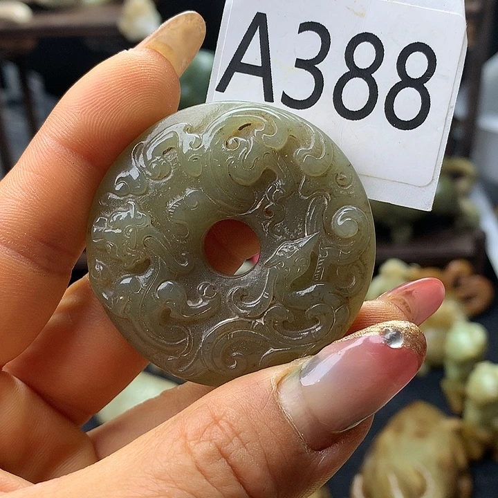 和田玉未镶嵌车挂