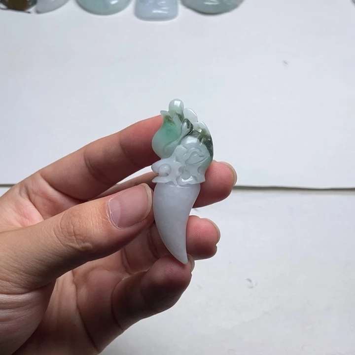 翡翠未镶嵌颈饰龙牙10