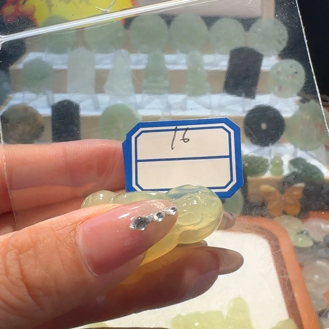 岫玉未镶嵌颈饰精美礼品
