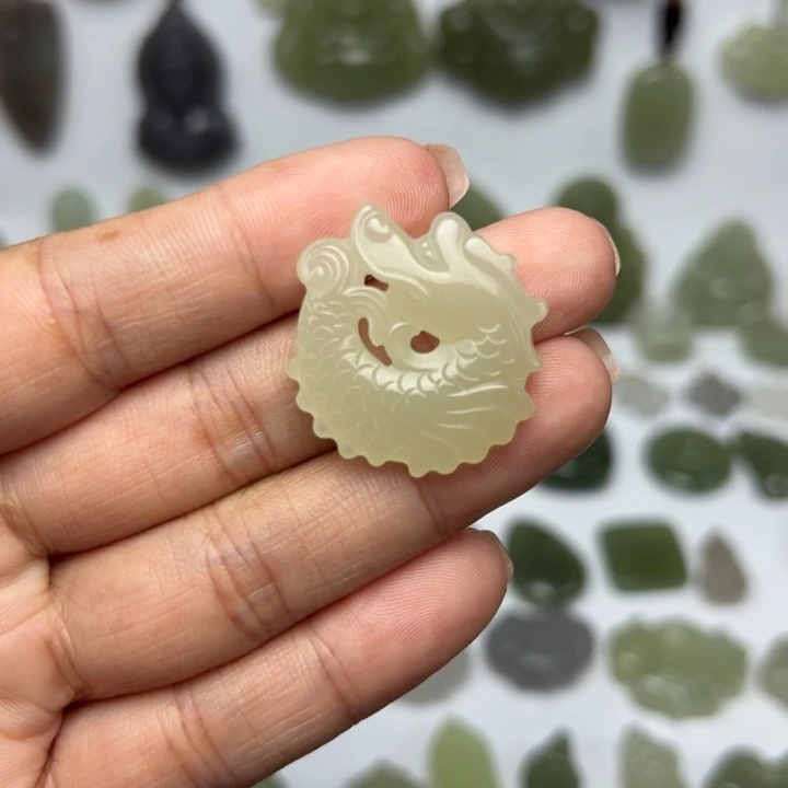 和田玉未镶嵌颈饰