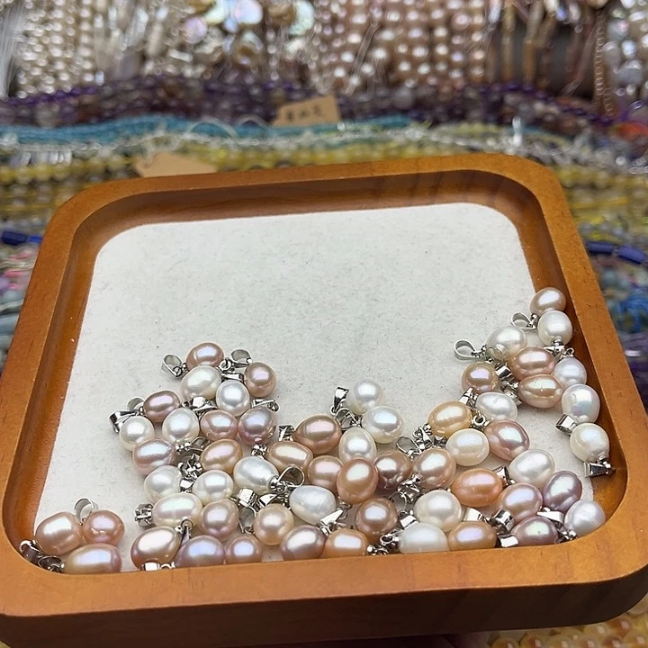 玛瑙/玉髓未镶嵌珠宝半成品一个8mm左右珍珠吊坠随机发