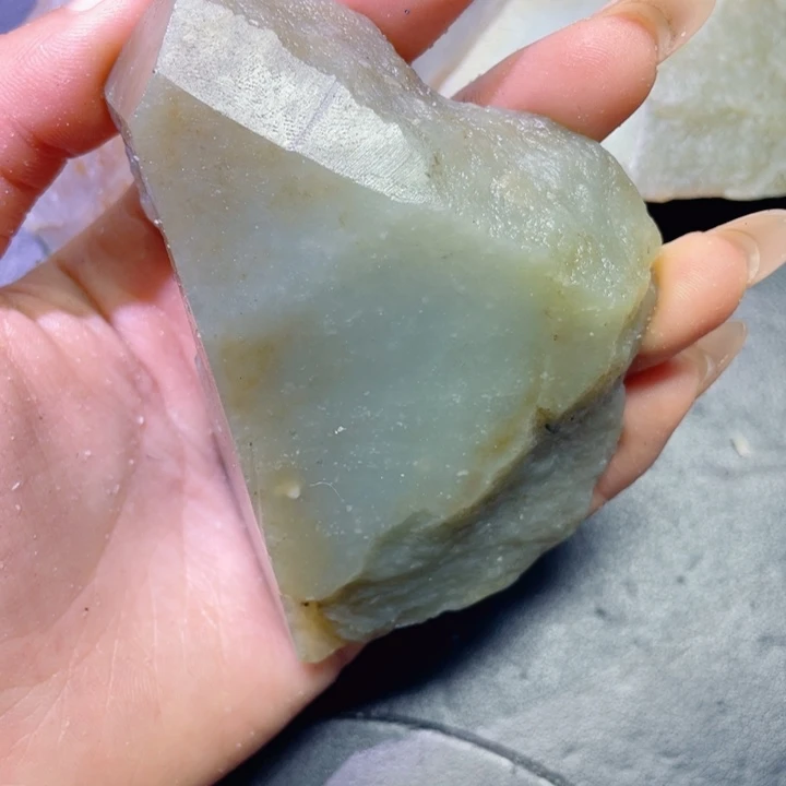 和田玉未镶嵌珠宝半成品