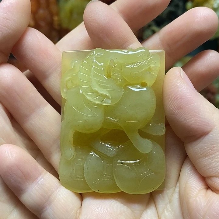 岫玉未镶嵌吊坠(赠链)