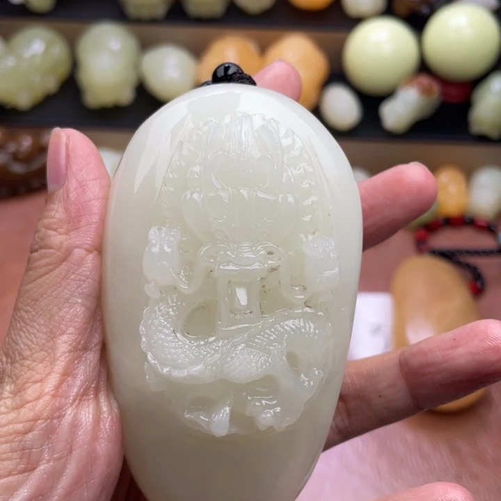 小***伟石材天然古青石手把件