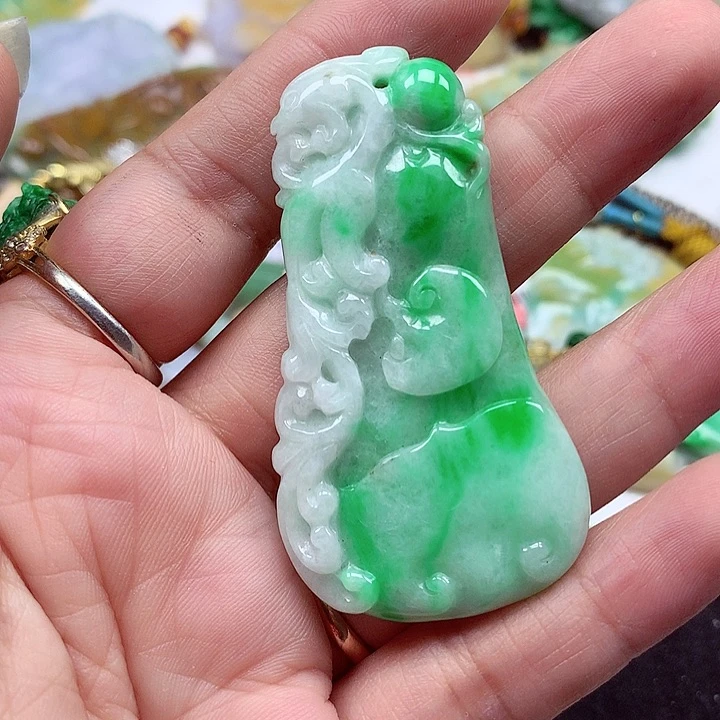 翡翠未镶嵌颈饰翡翠