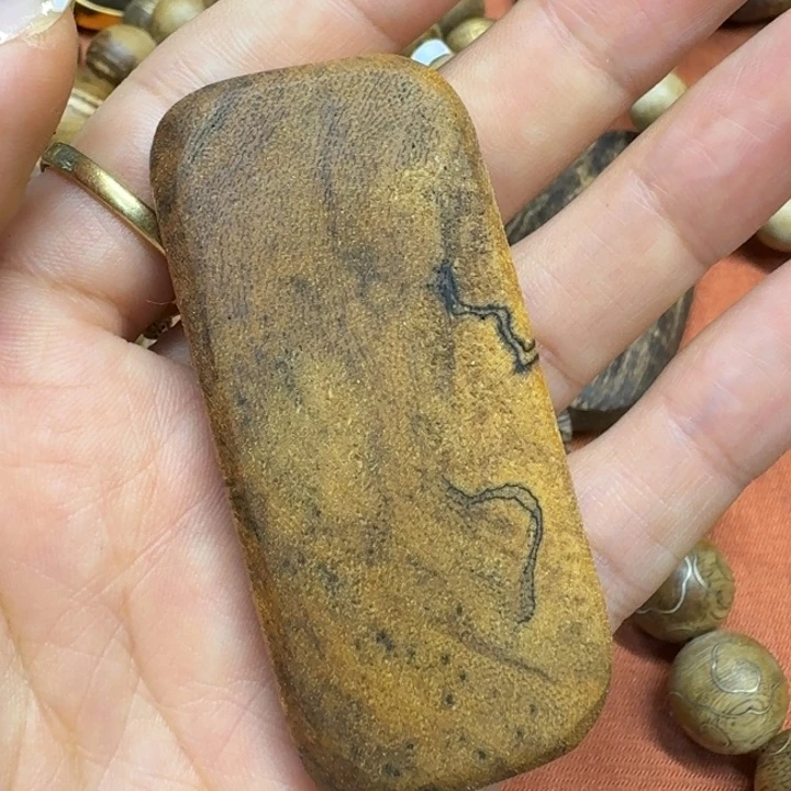 大叶紫檀（黑酸枝木类）