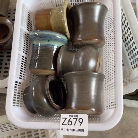 紫砂花盆679微瑕亲口径4到6左右