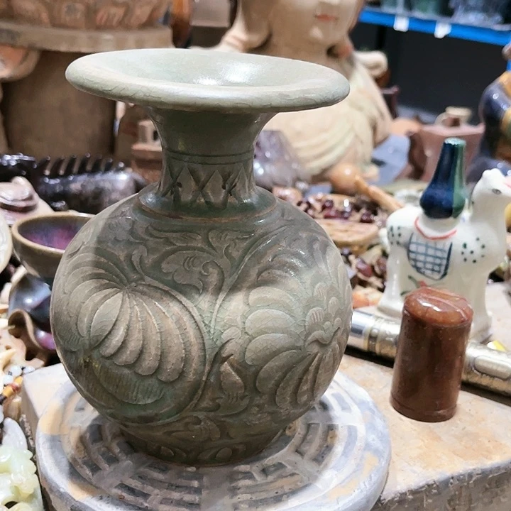瓦当摆件摆件茶桌上有茶