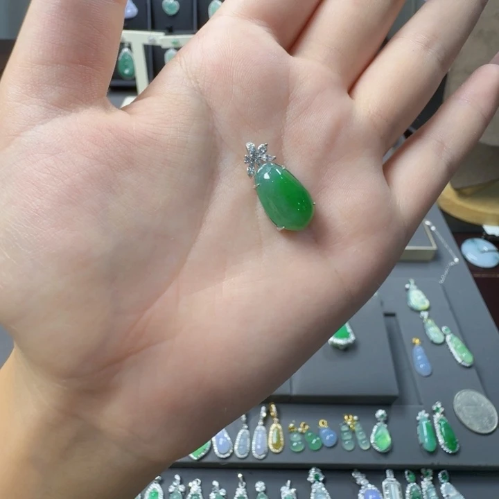 颈饰银S925镶嵌翡翠