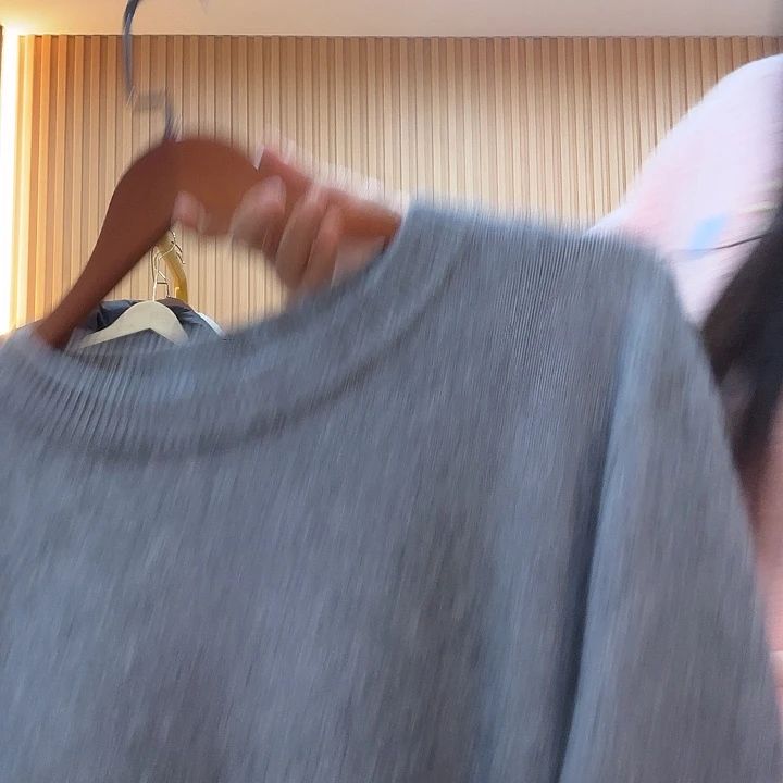 中灰色圆领男士111111xl