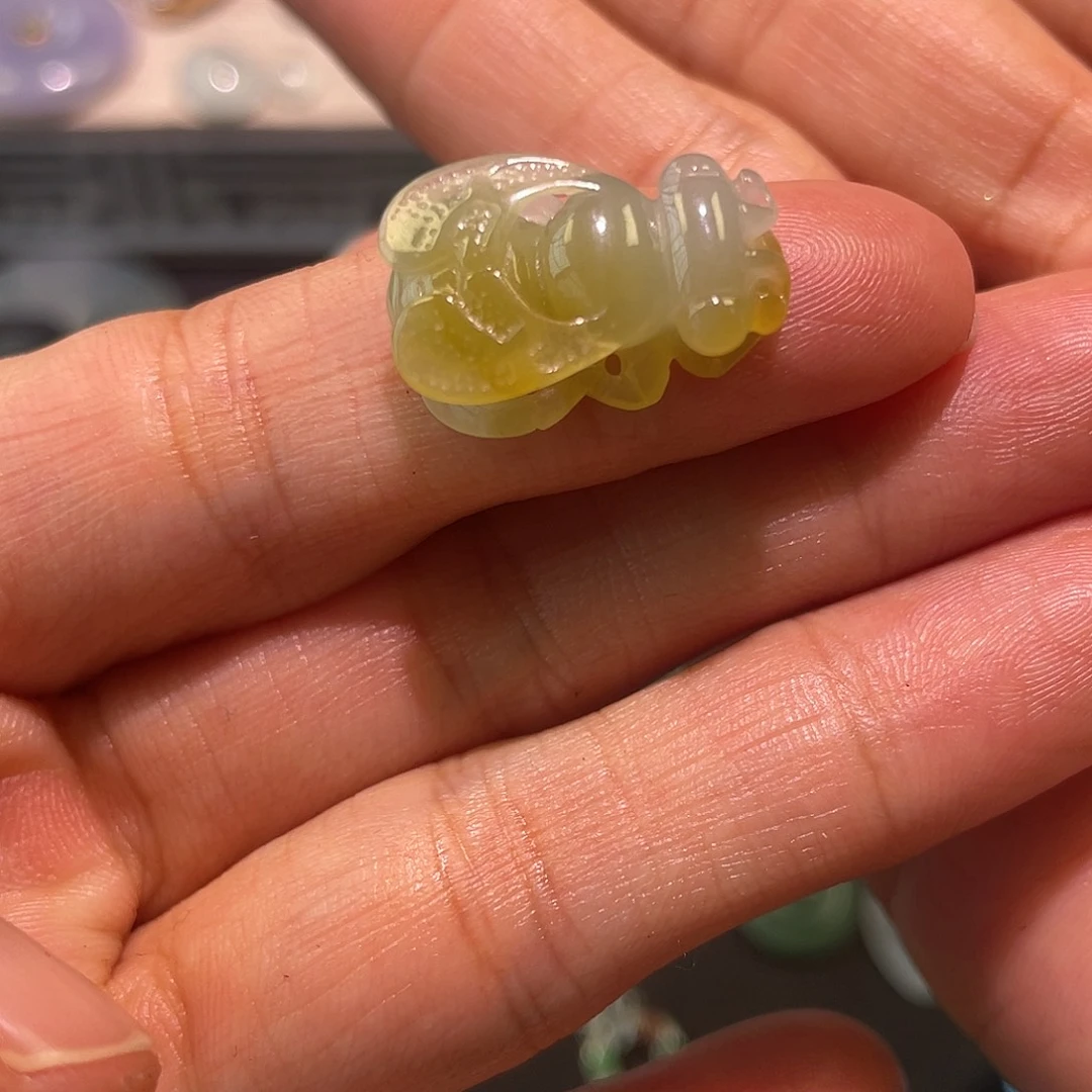 定制翡翠未镶嵌蜜蜂（总价680尾款180）