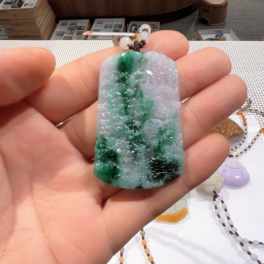 翡翠未镶嵌颈饰挂件