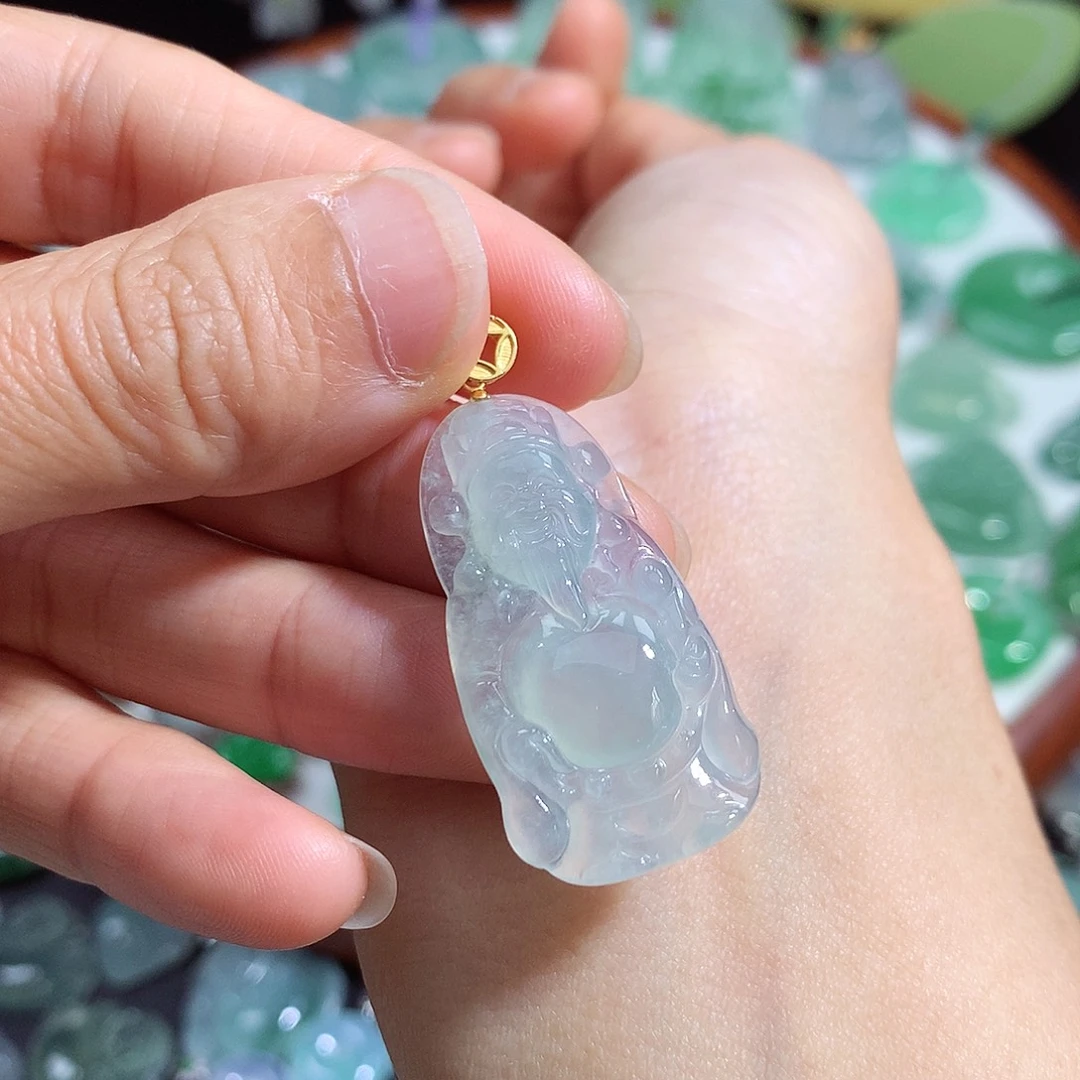 翡翠未镶嵌颈饰财神