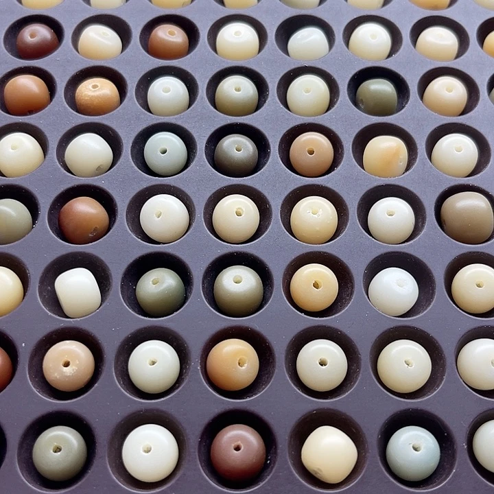 白玉菩提吊坠微瑕9/7多宝墩200卡灯牌宠300