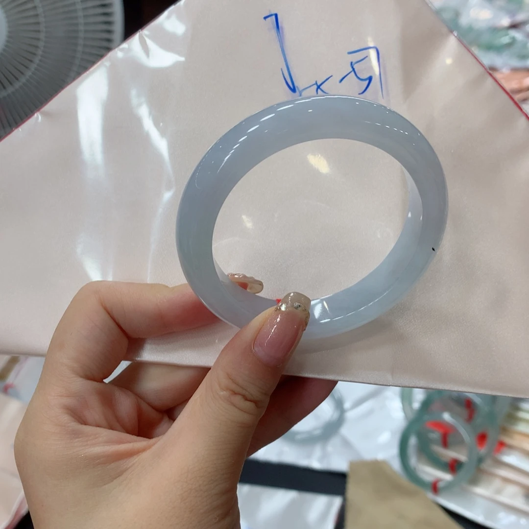 翡翠手镯未镶嵌买断