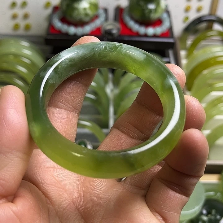 合金蛇纹石玉颈饰