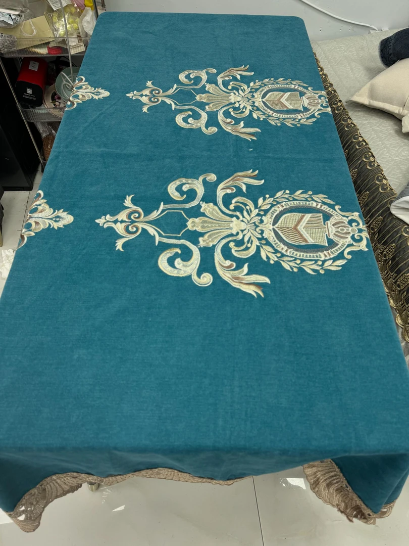 内径110*160（含花边130*180）雪尼尔桌布