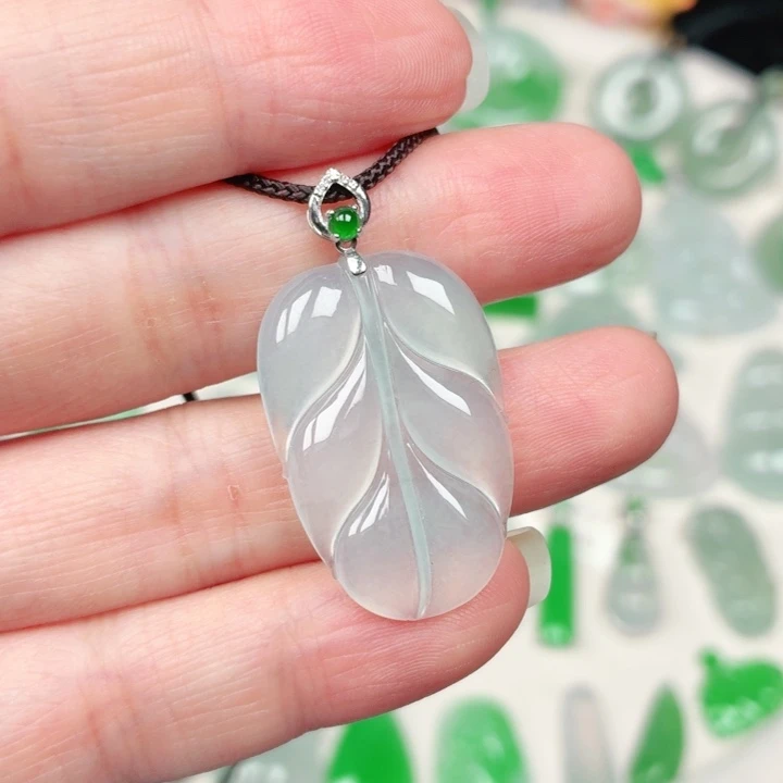 颈饰18K金镶嵌翡翠缅甸天然A货翡翠