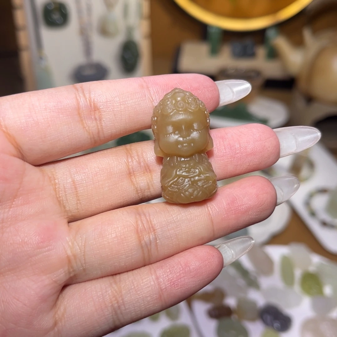 是***~和田玉未镶嵌颈饰