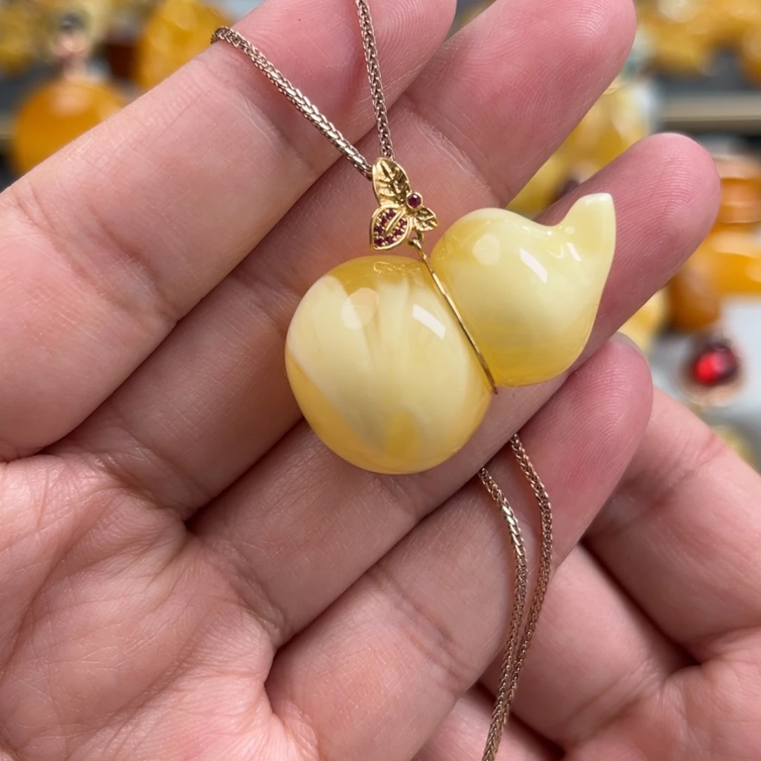 蜜蜡珠宝奇石未镶嵌