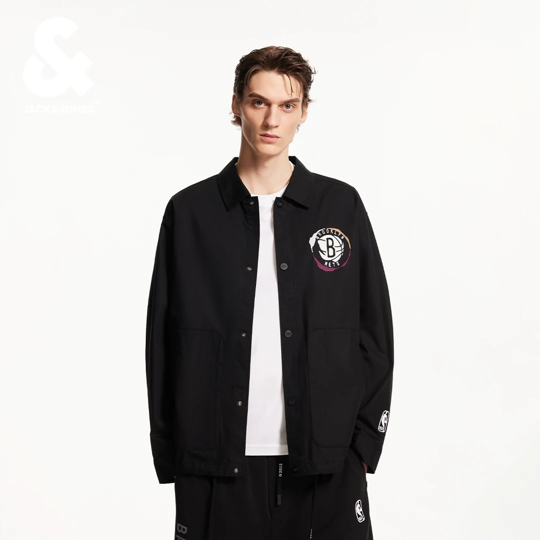 杰克琼斯NBA联名款秋季新款时尚翻领刺绣工装长袖夹克外套男款