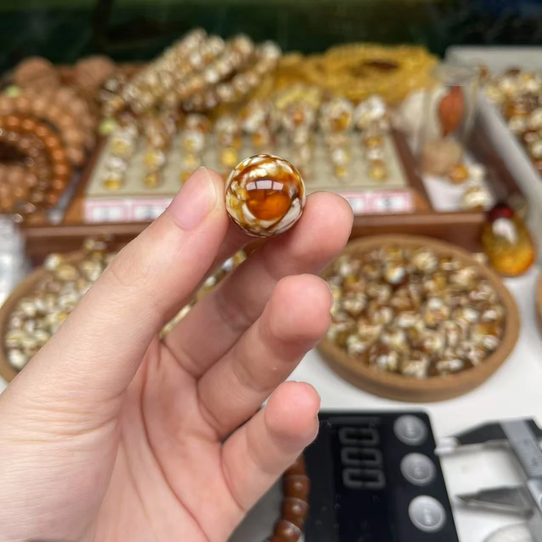 沁色蜜蜡白花圆珠一物一图尺寸16.6mm搭配手串好看1049号