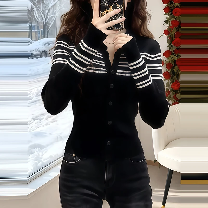 半开扣撞色条纹针织衫女秋冬新款洋气显瘦内搭打底衫长袖百搭上衣