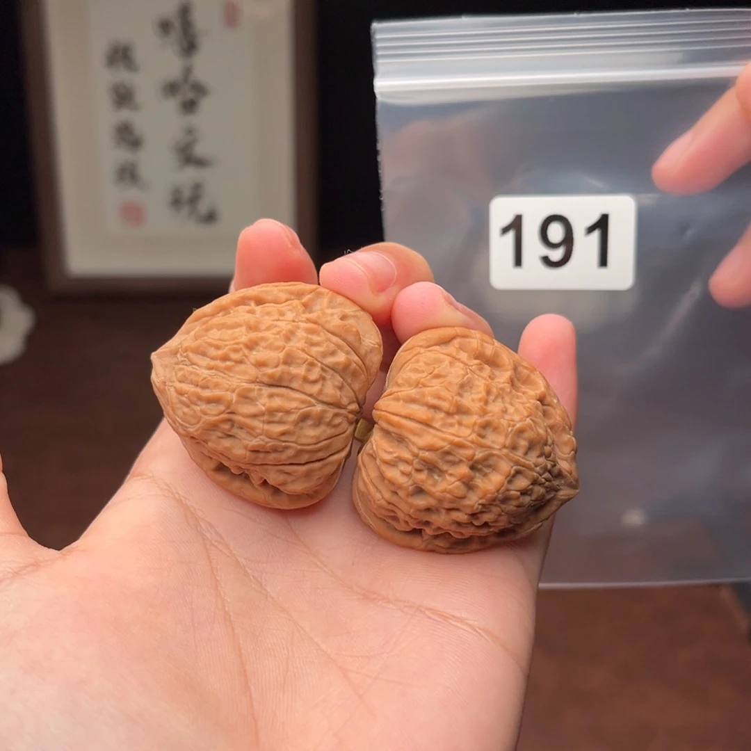 吊坠文玩核桃一抹红全品37