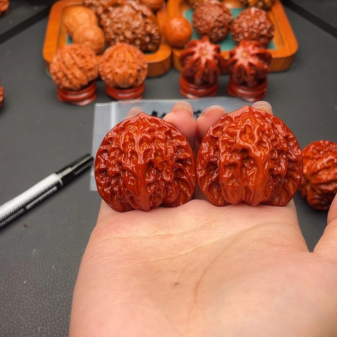 文玩核桃把件盘龙纹