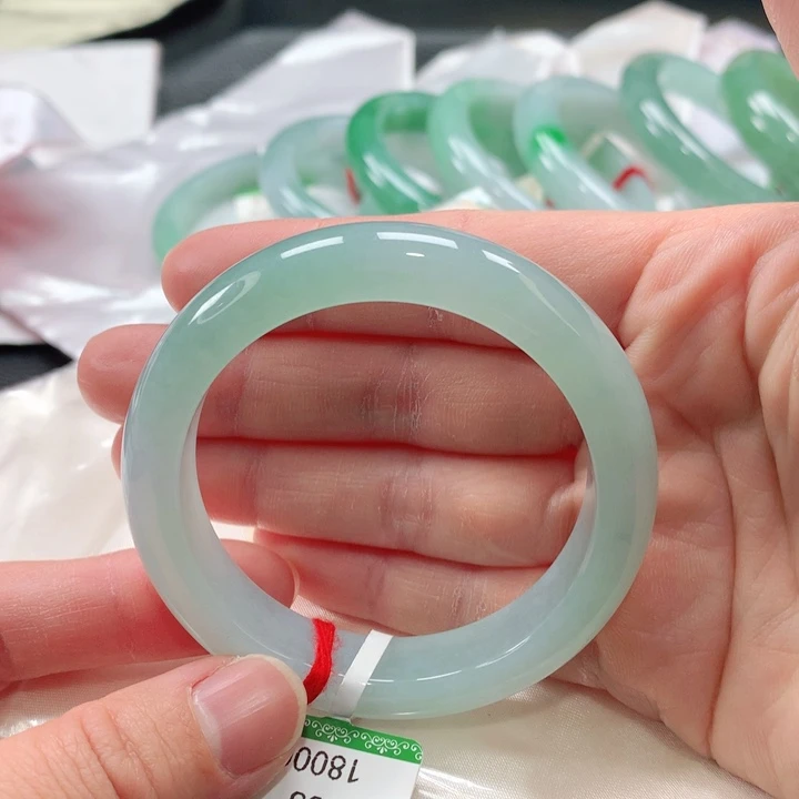 翡翠手镯未镶嵌缅甸A货翡翠手镯