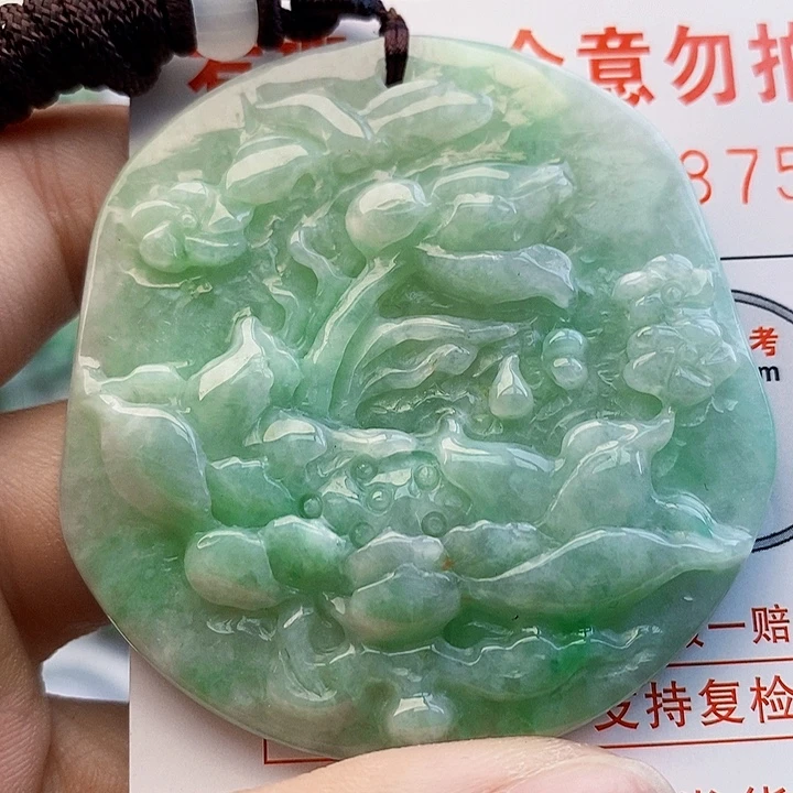 吊坠(不含链)未镶嵌翡翠