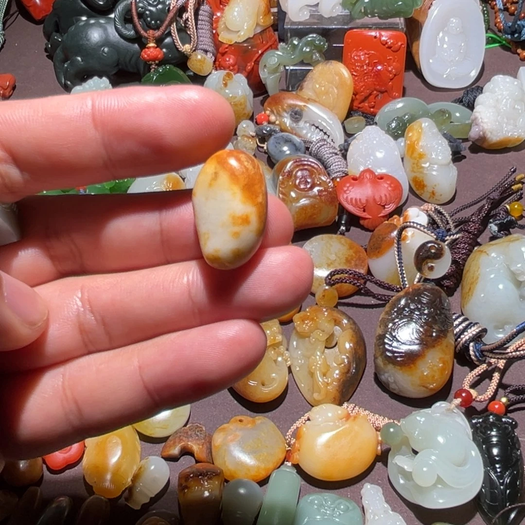 颈饰未镶嵌和田玉