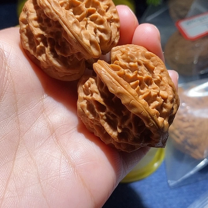 月***亮吊坠文玩核桃大龙