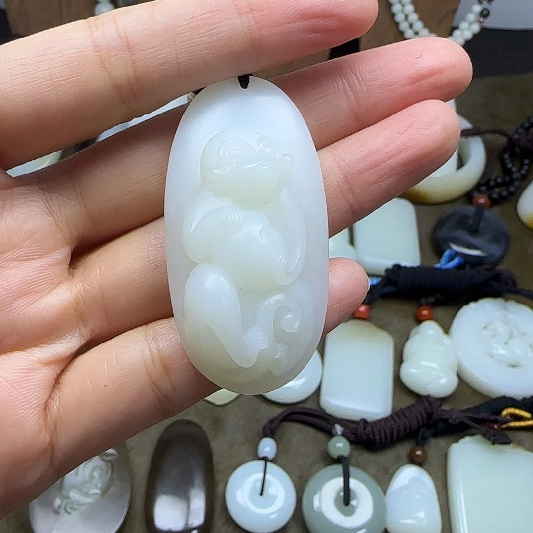 和田玉未镶嵌颈饰