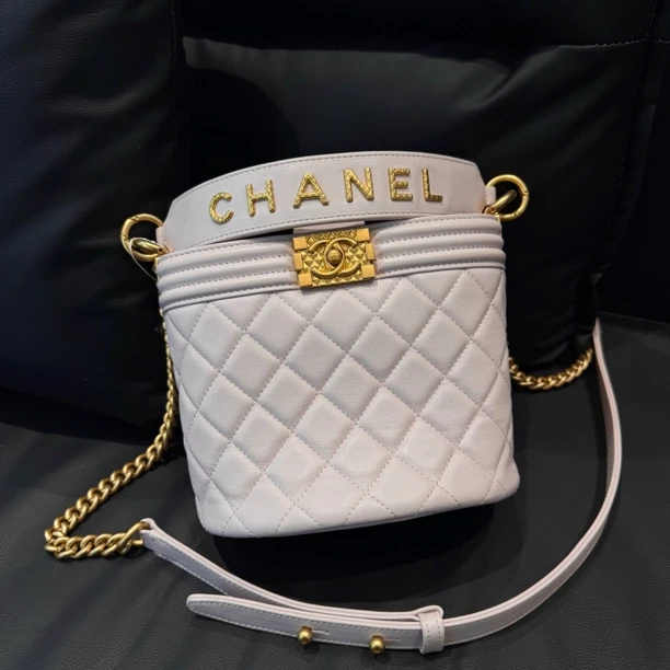 95新 Chanel/香奈儿 98新 奢总管/字母手柄水桶包/30开有卡