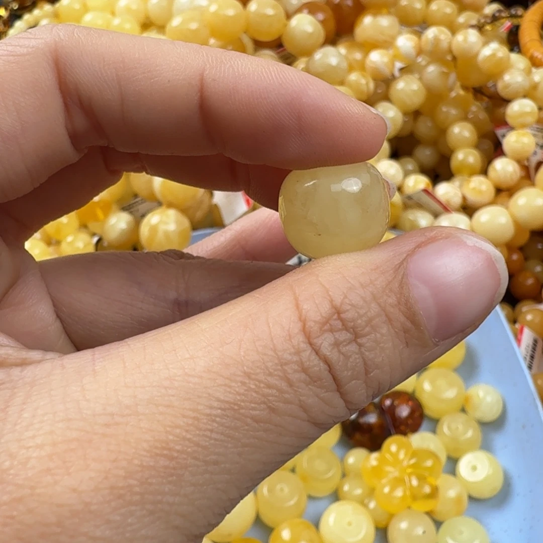 琥珀未镶嵌珠宝奇石