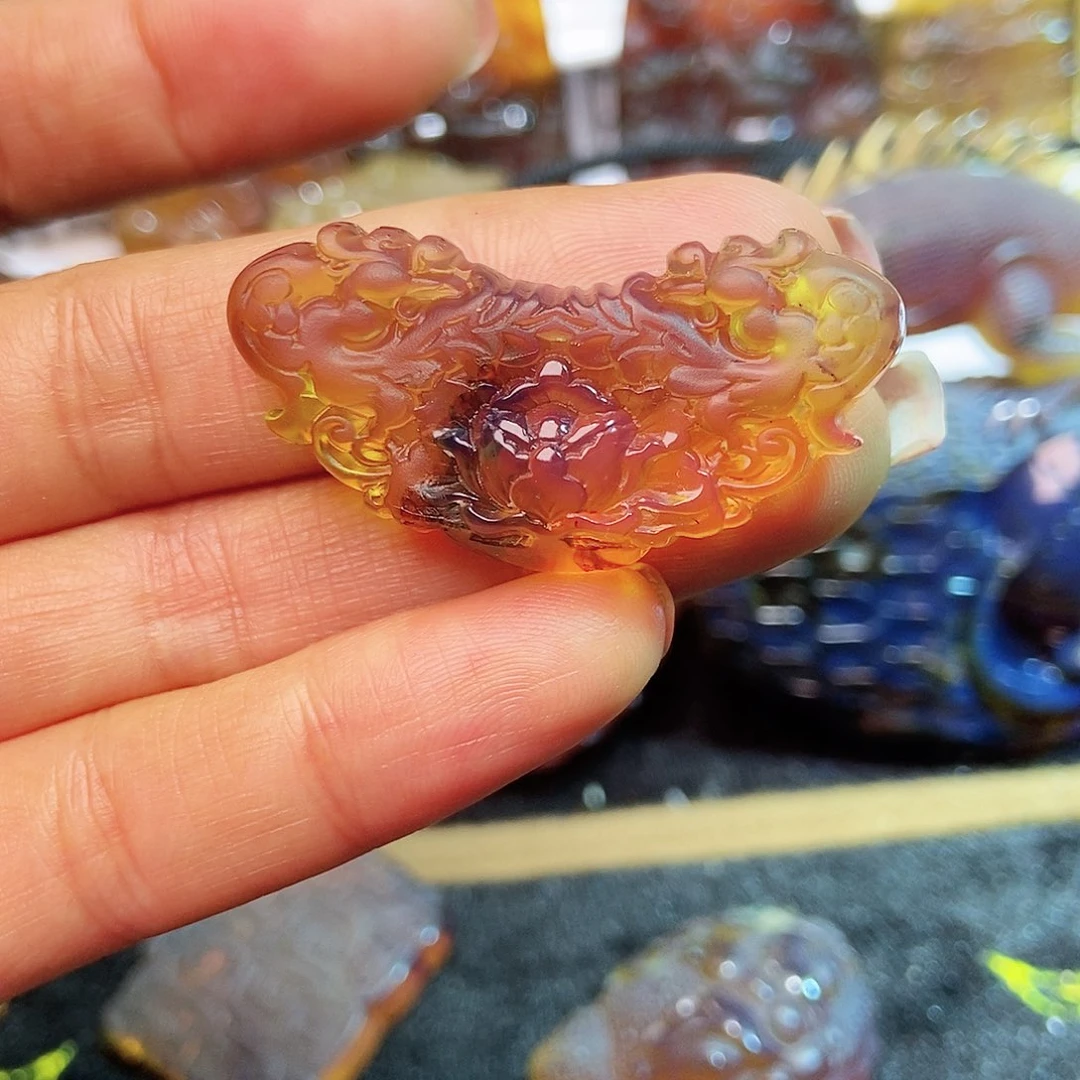 琥珀颈饰未镶嵌凤凰