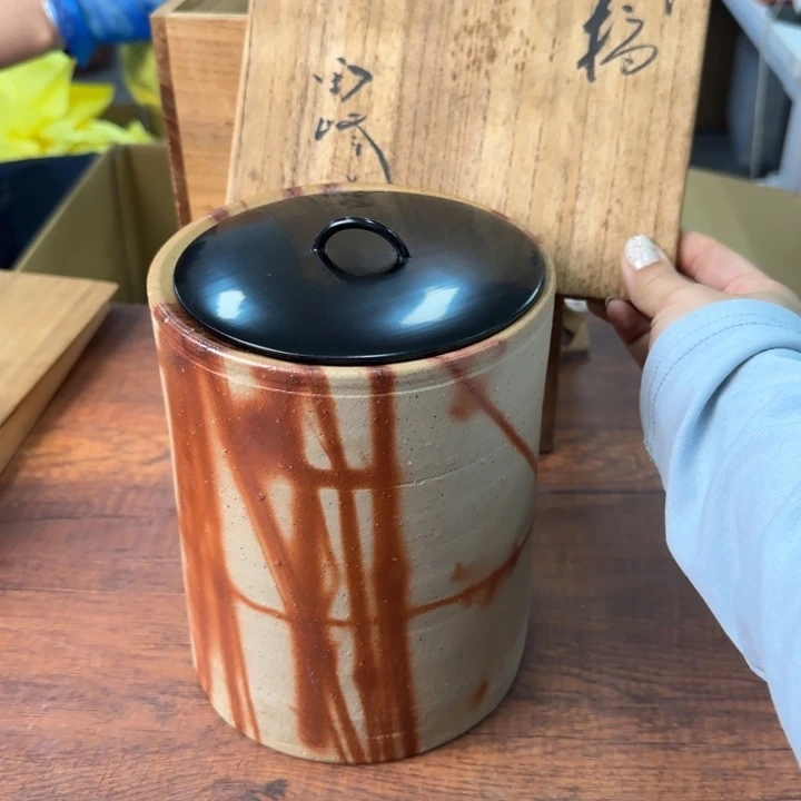 一个陶瓷物件哈哈哈哈