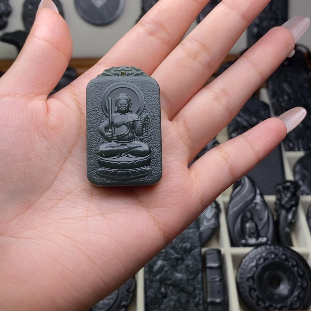 扶***灯颈饰未镶嵌和田玉