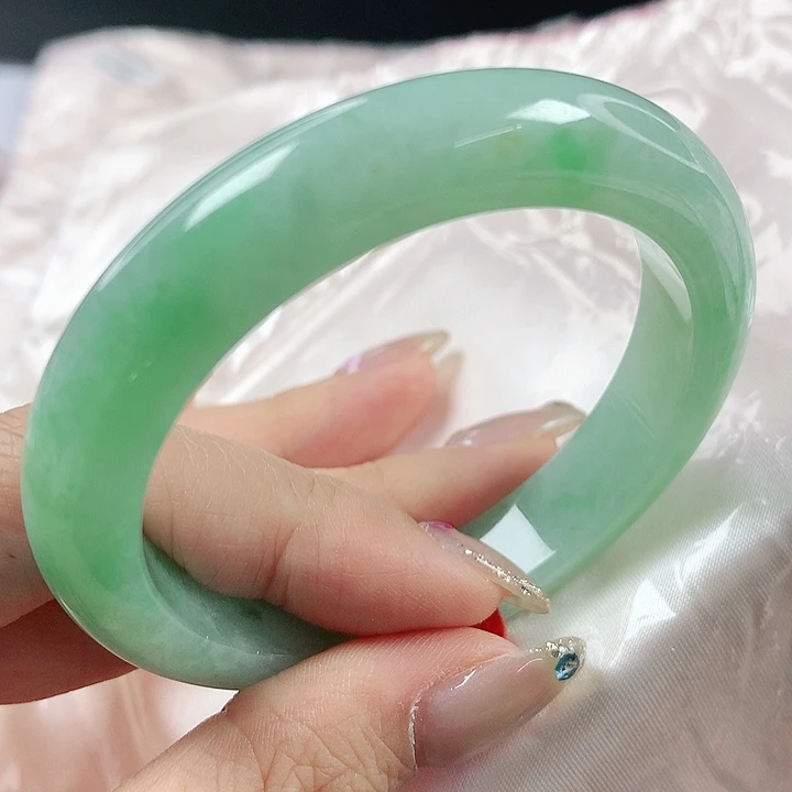 未镶嵌手镯翡翠，702