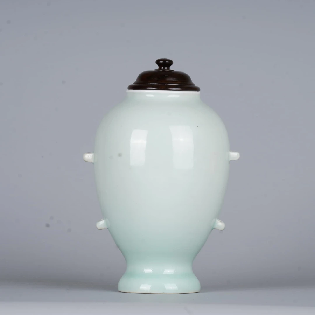 【拍卖】Lot.3310 粉青釉穿带瓶